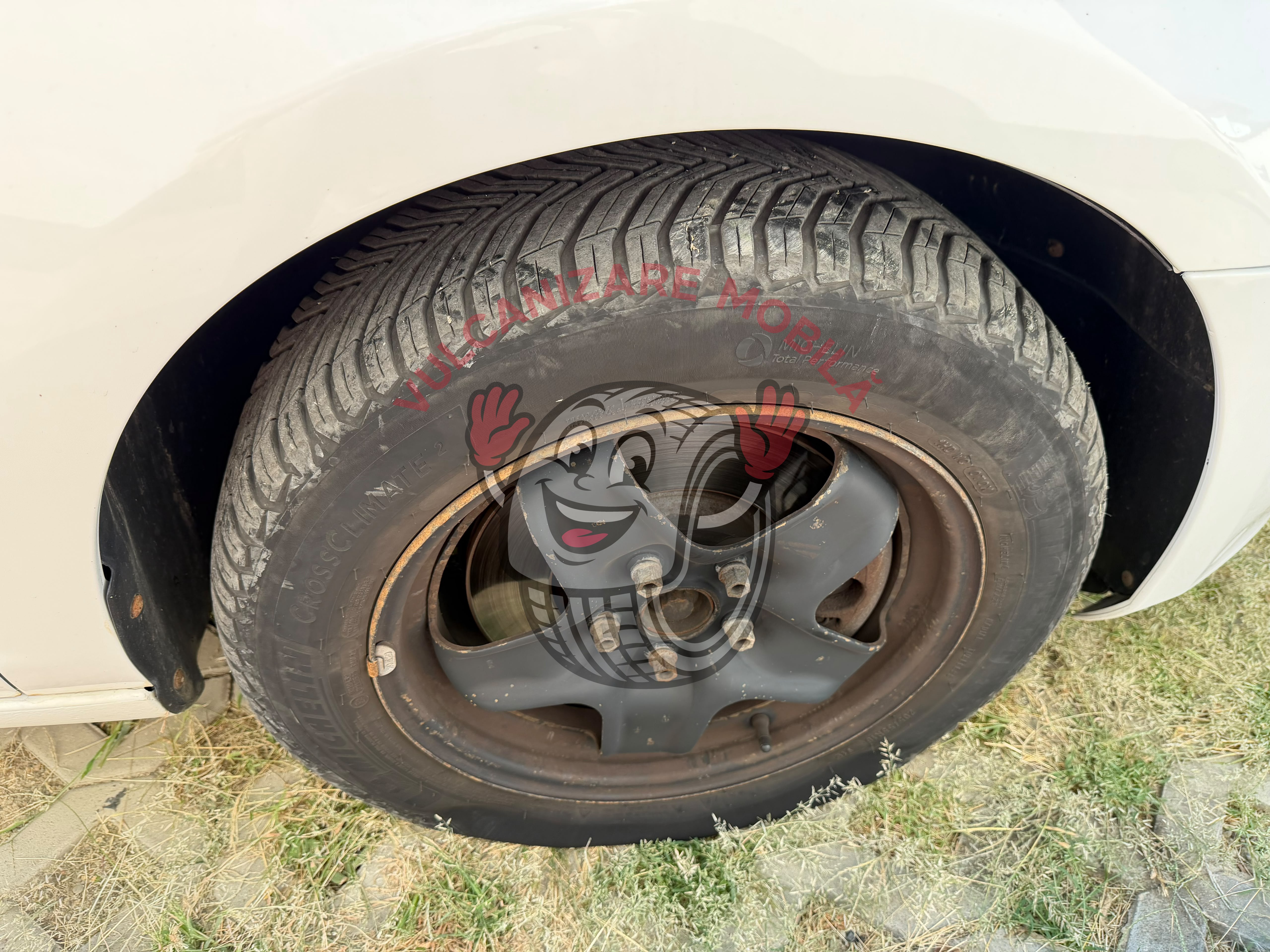 Vulcanizare mobilă în Valea Lupului