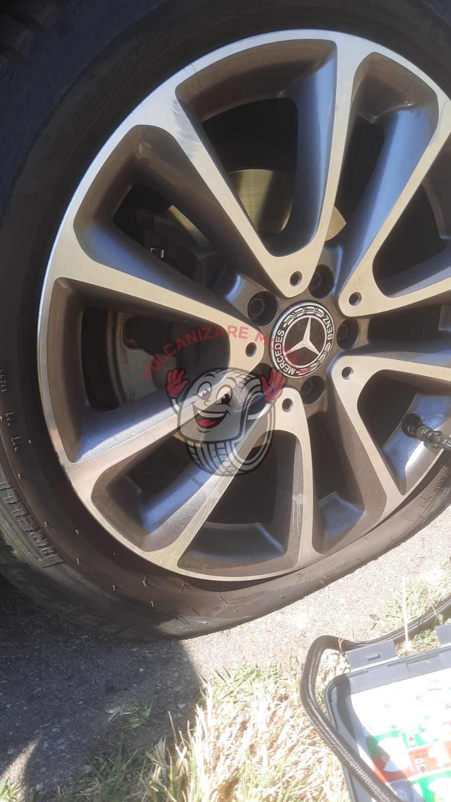 Vulcanizare mobilă în Radoiesti-Deal