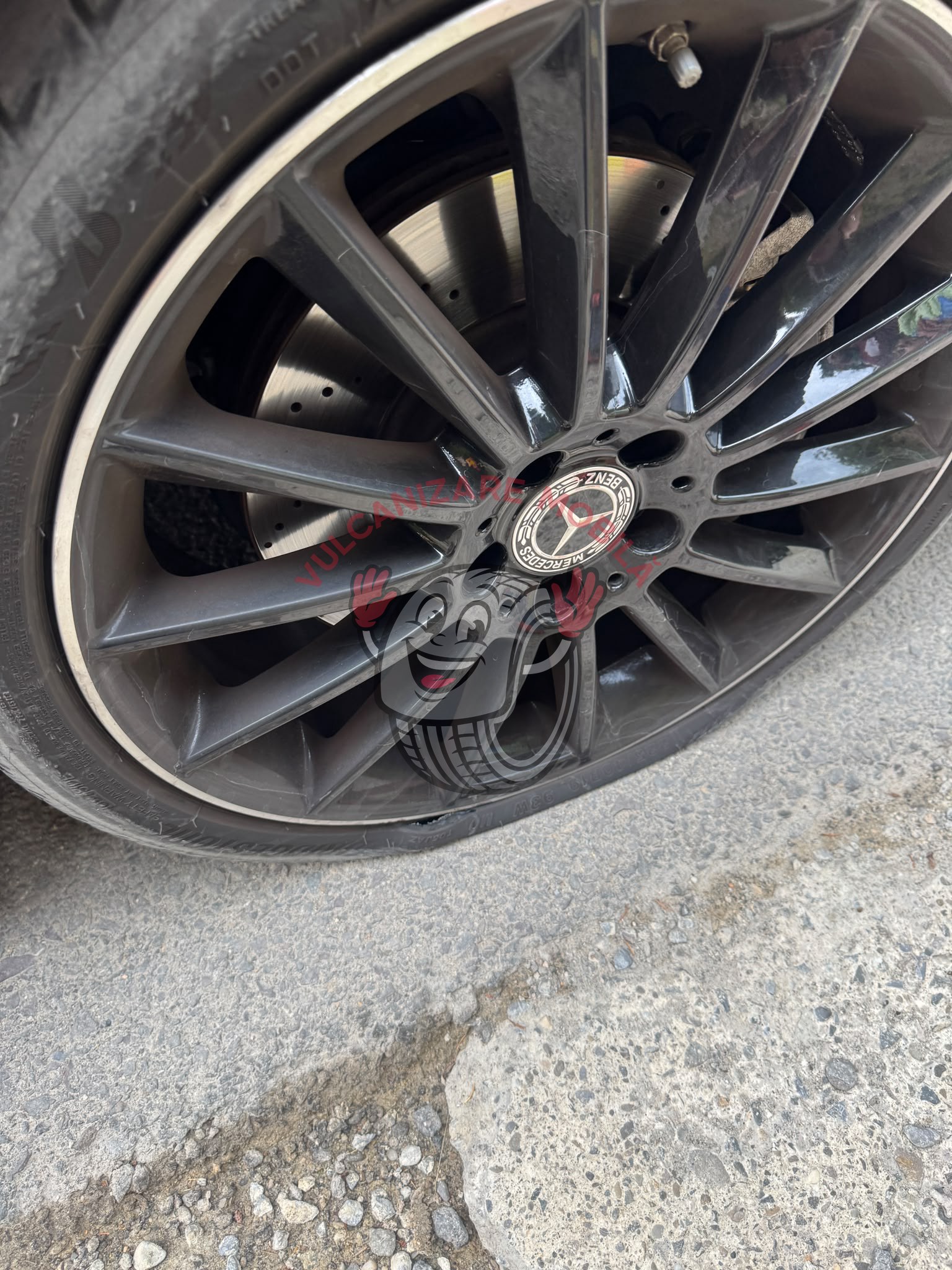 Vulcanizare mobilă în Poiana Tapului