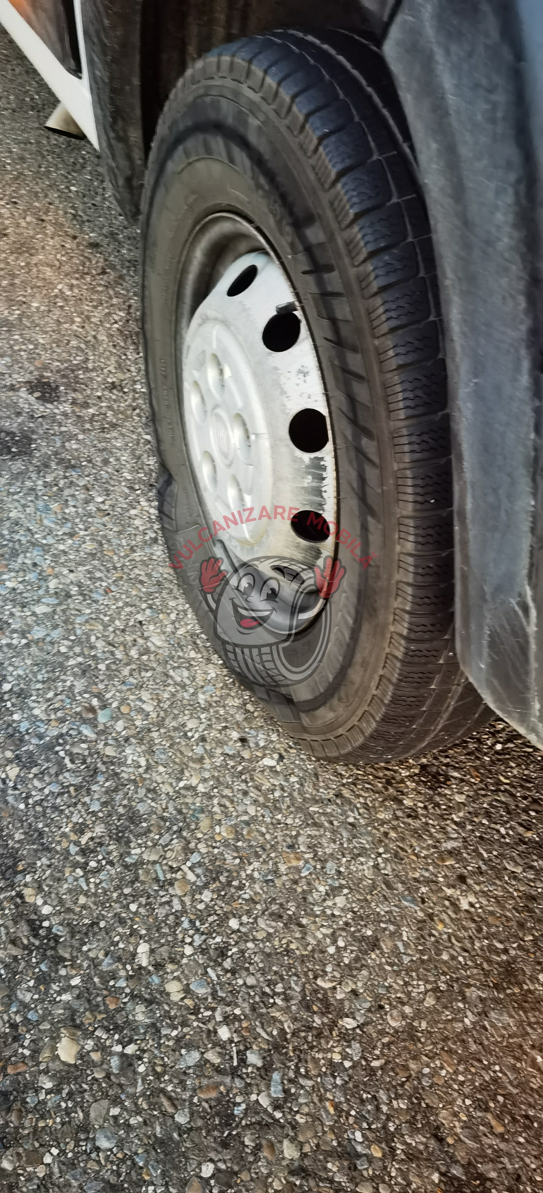 Vulcanizare mobilă în Vatra Dornei