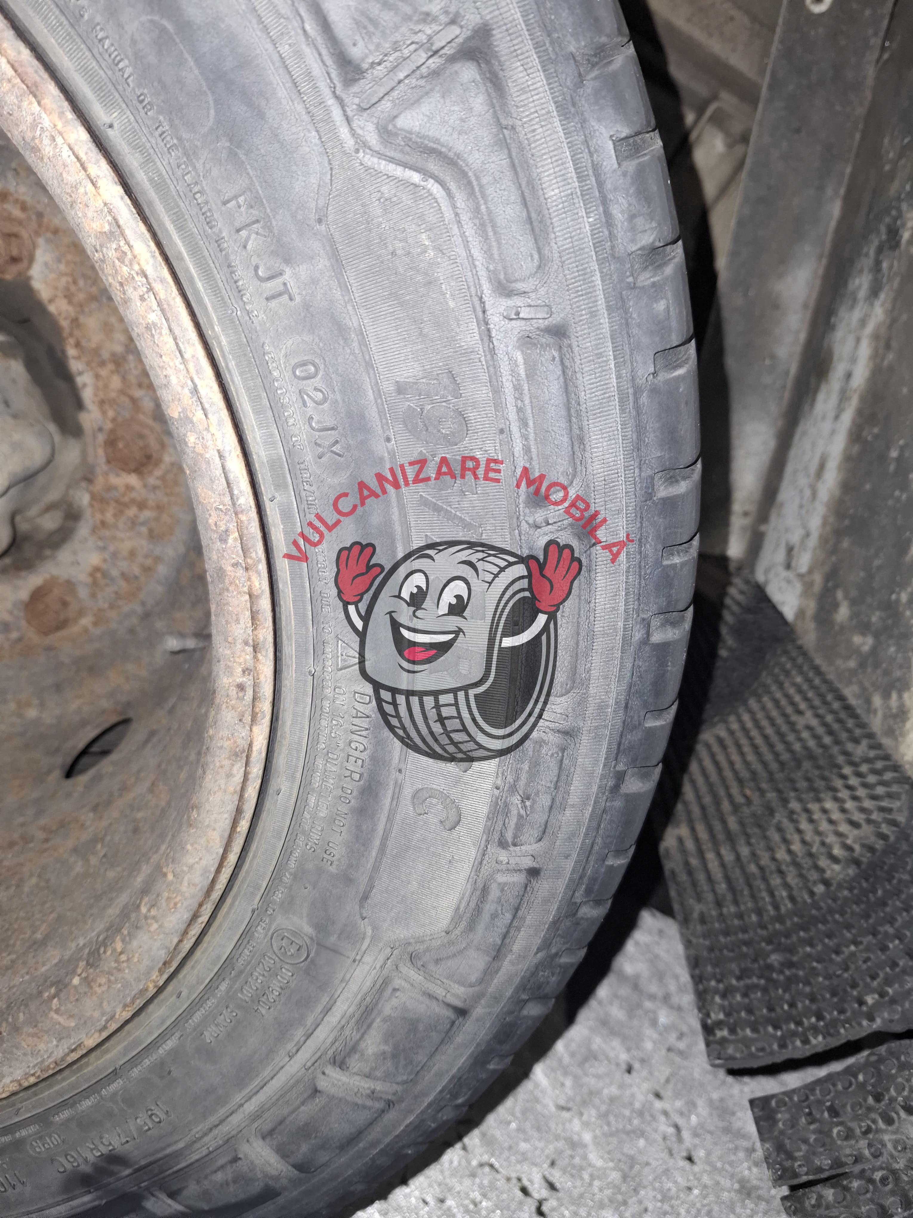 Vulcanizare mobilă E81 – intervenție reală